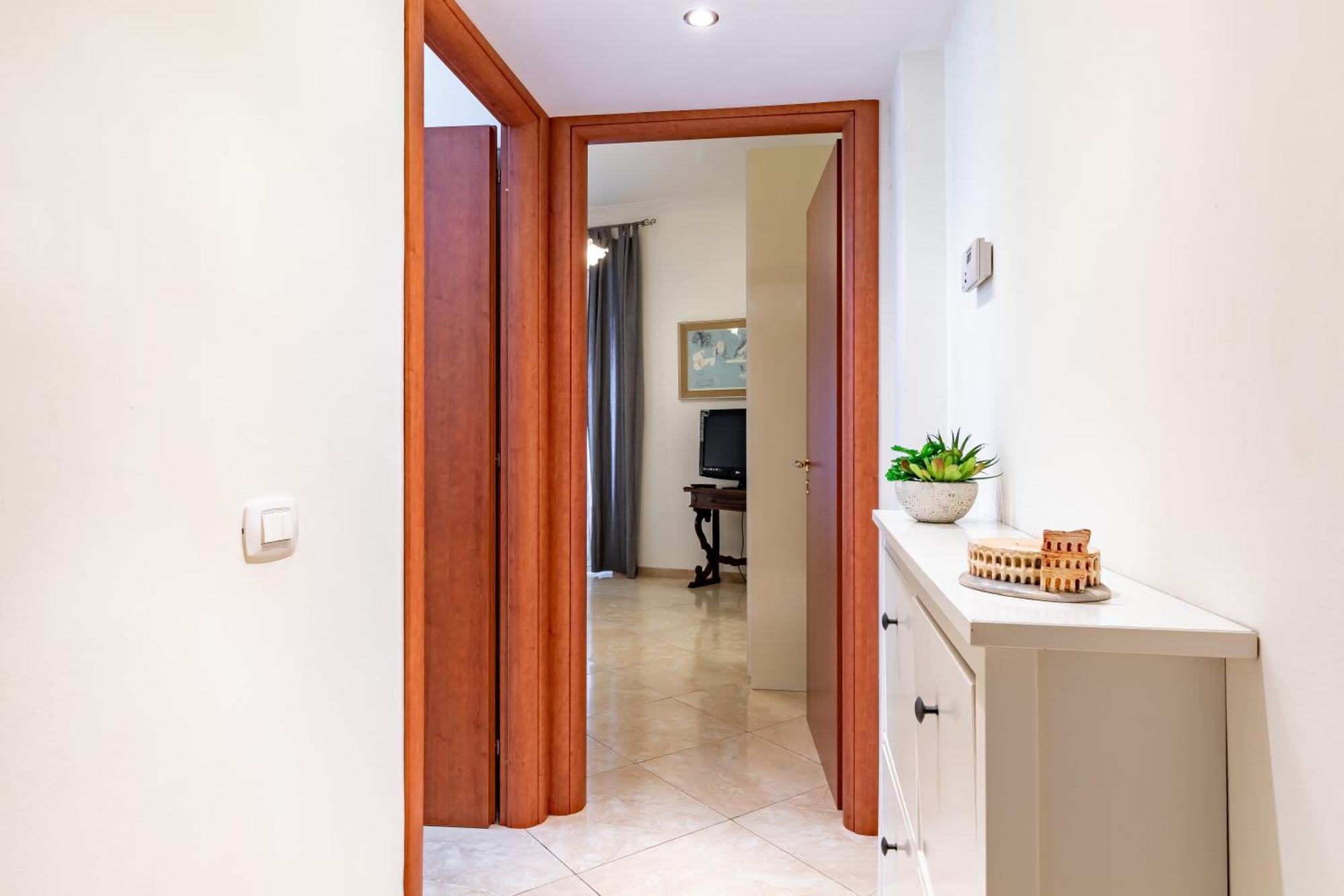 Spazioso Trastevere Apartment Rome